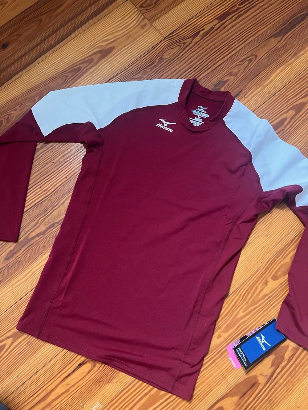 Mizuno DryLite Women’s Long Sleeve Volleyball Jersey XS NWT Maroon White. HTF